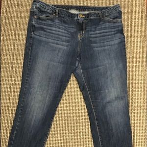 Simply Vera wang 16 good condition.